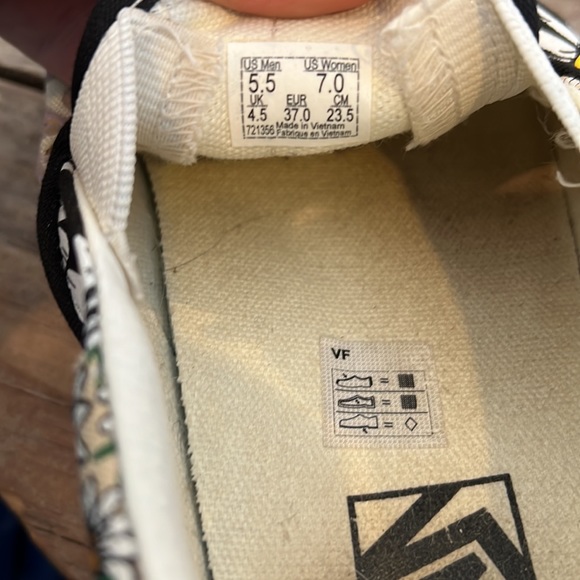 VANS Meadow Patchwork Slip On Skate Shoes Sneakers Multi Daisy plaid US 7 EUR 37 - Picture 7 of 7